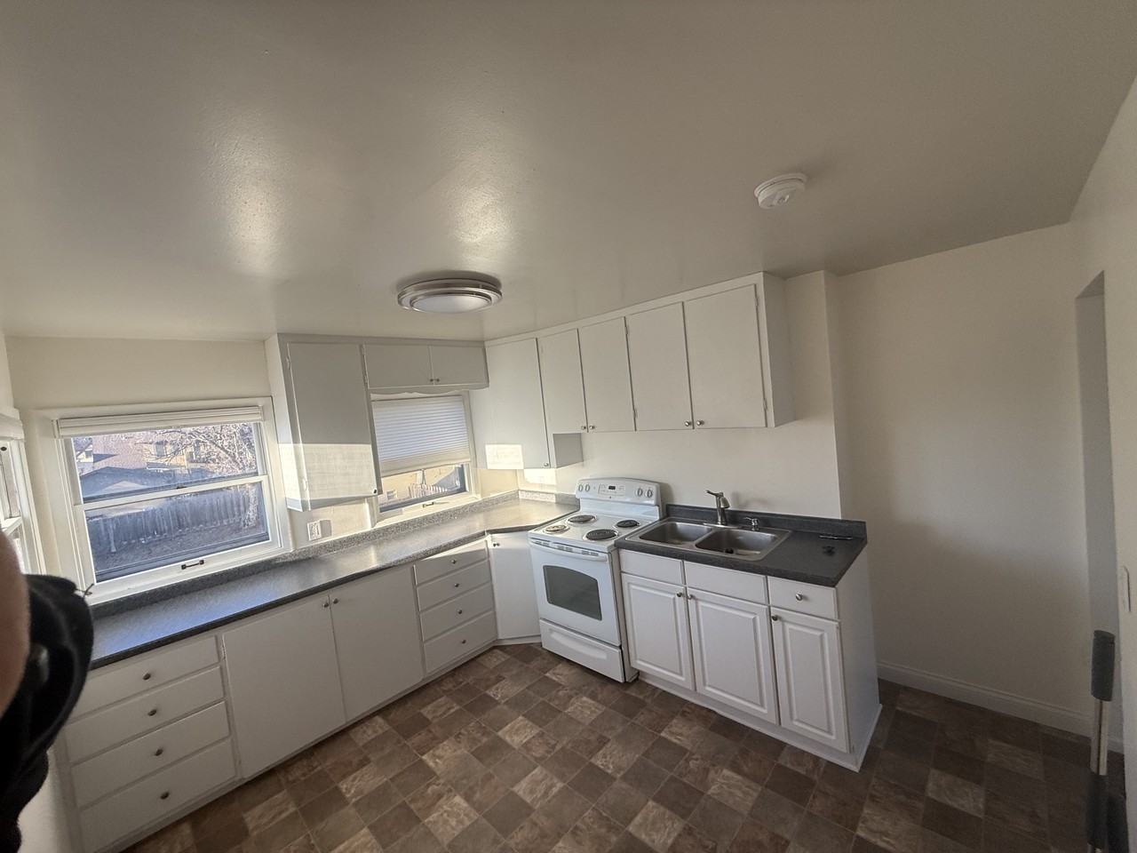 824 1st Ave Nw #2 - Photo 3 of 7