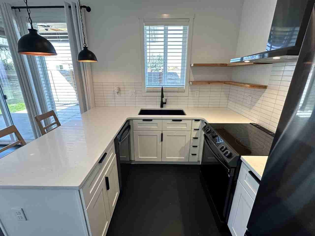 8009 Sunset Ln - Photo 6 of 16