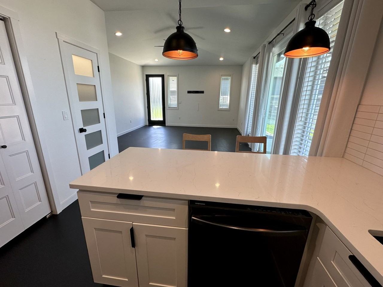 8009 Sunset Ln - Photo 7 of 16