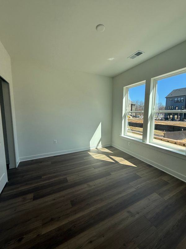 1309 Bracken Ln - Photo 5 of 21