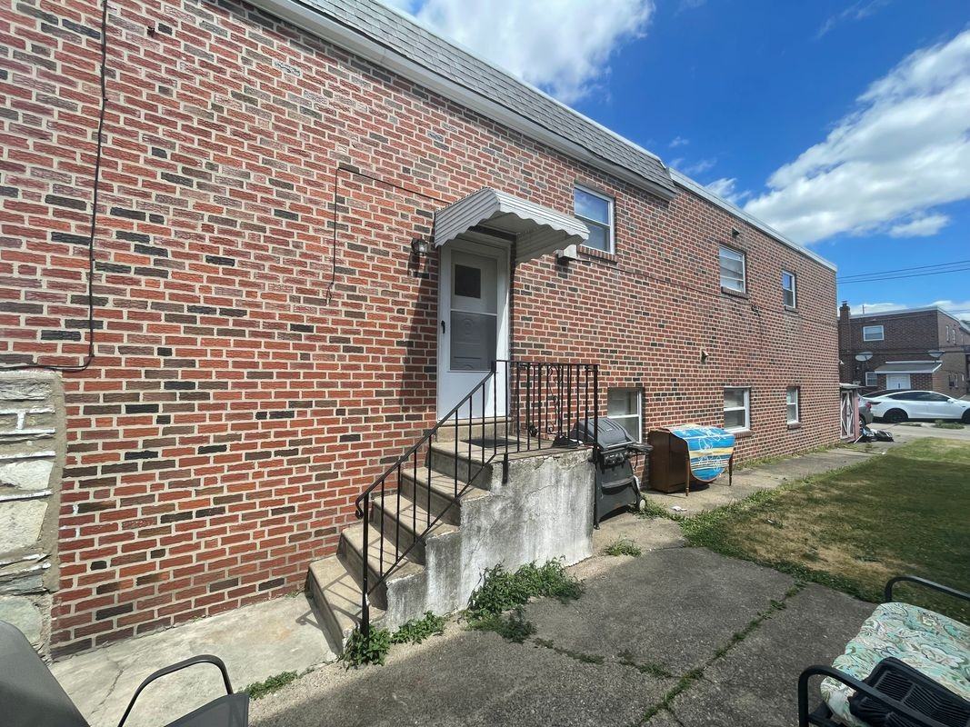2331 Hoffnagle St - Photo 3 of 12