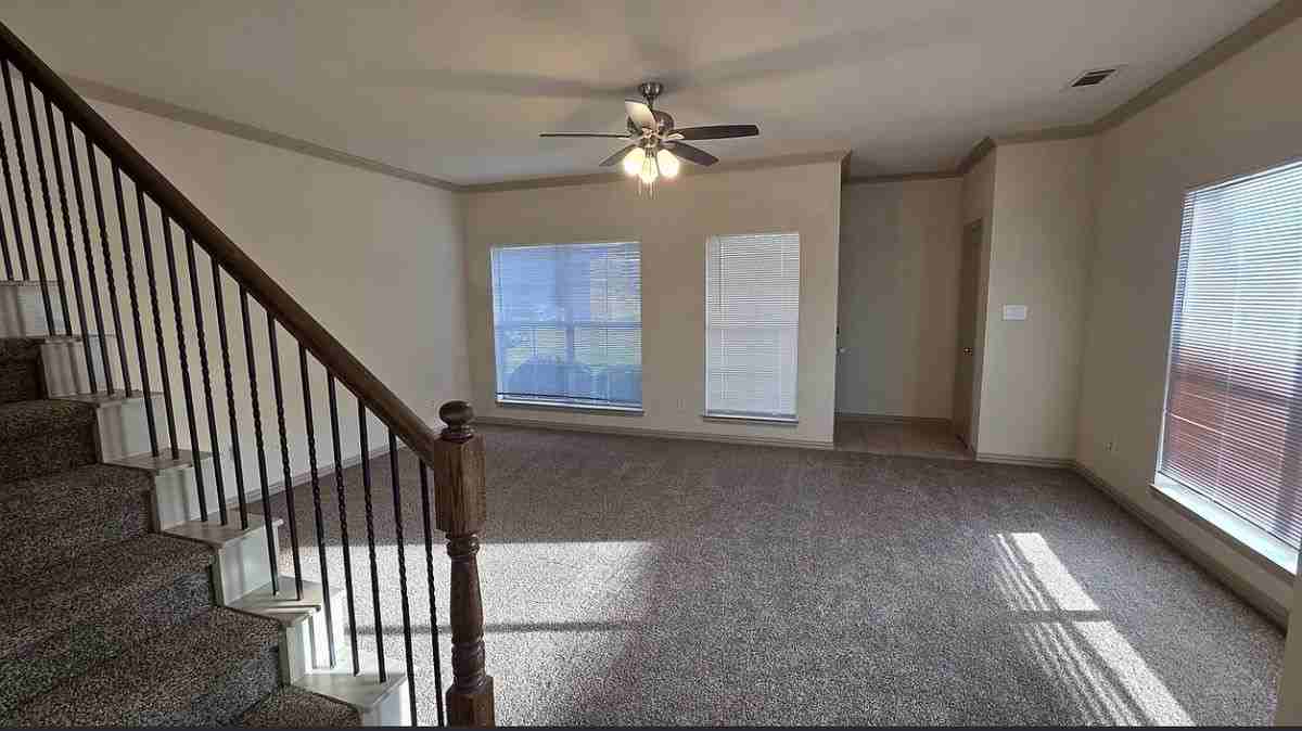 2396 Calendar Ct - Photo 2 of 18