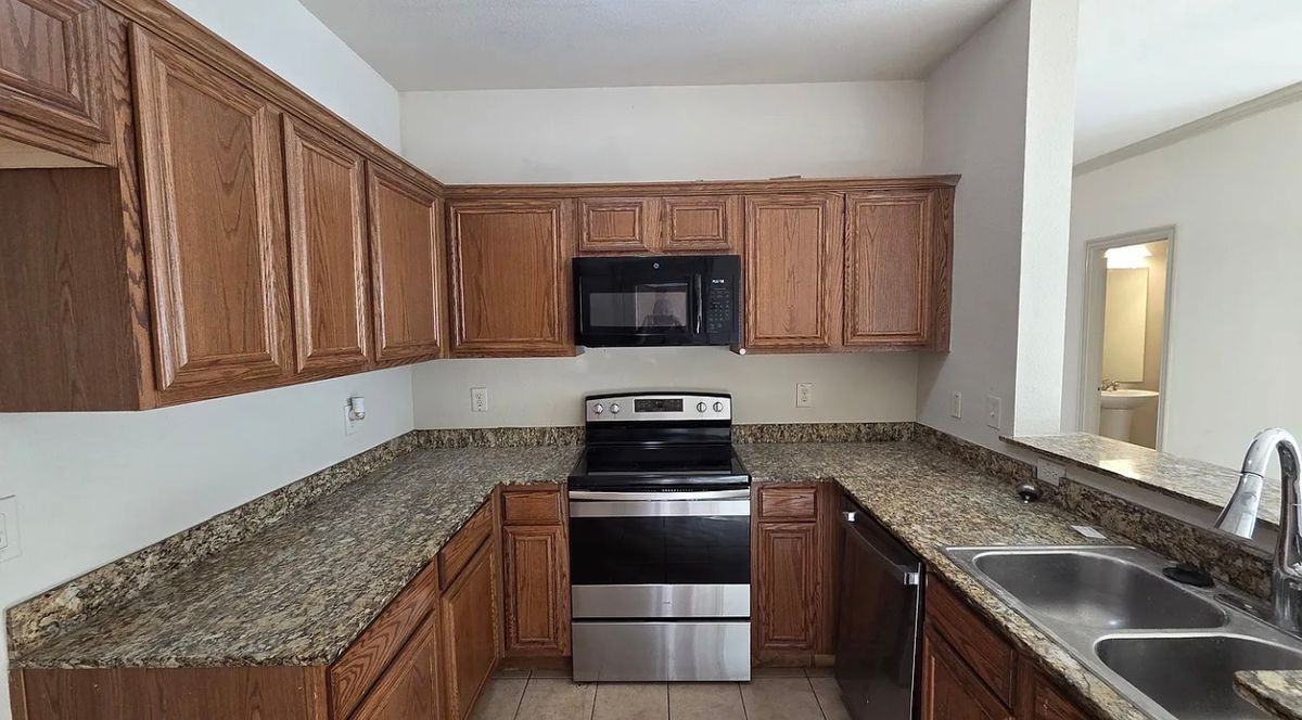 2396 Calendar Ct - Photo 5 of 18