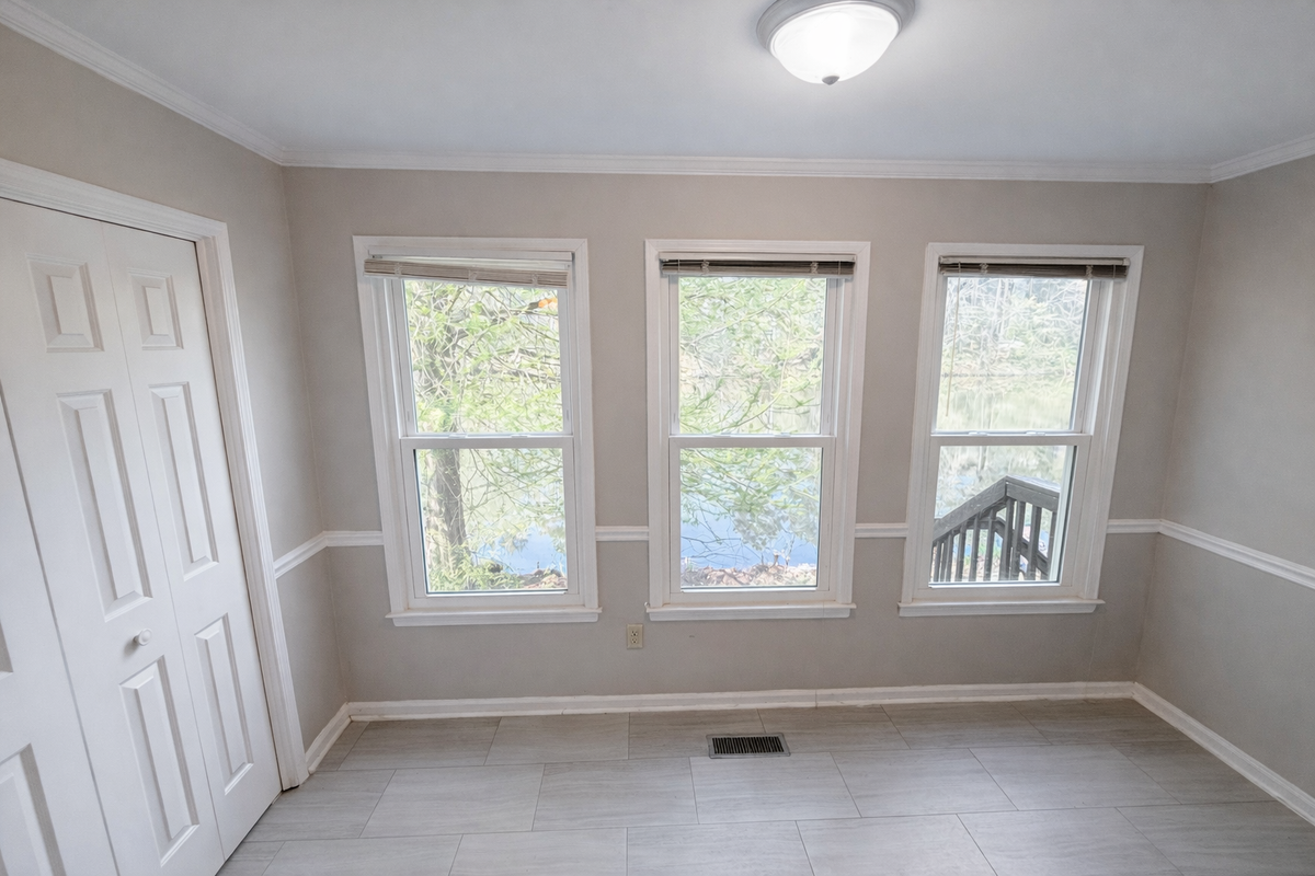 9073 Carroll Manor Dr - Photo 7 of 21