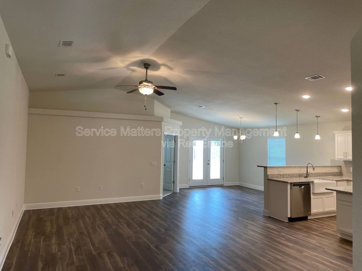 5184 Peach Dr - Photo 3 of 10