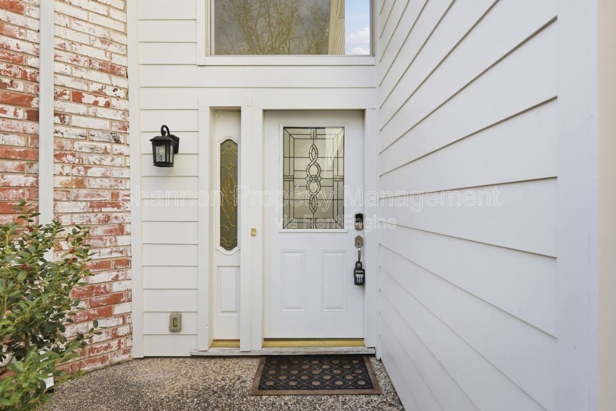 14210 Briarhills Pkwy - Photo 3 of 10