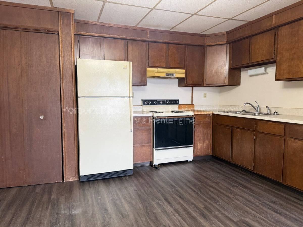 911 Western Rd #10 - Photo 4 of 10