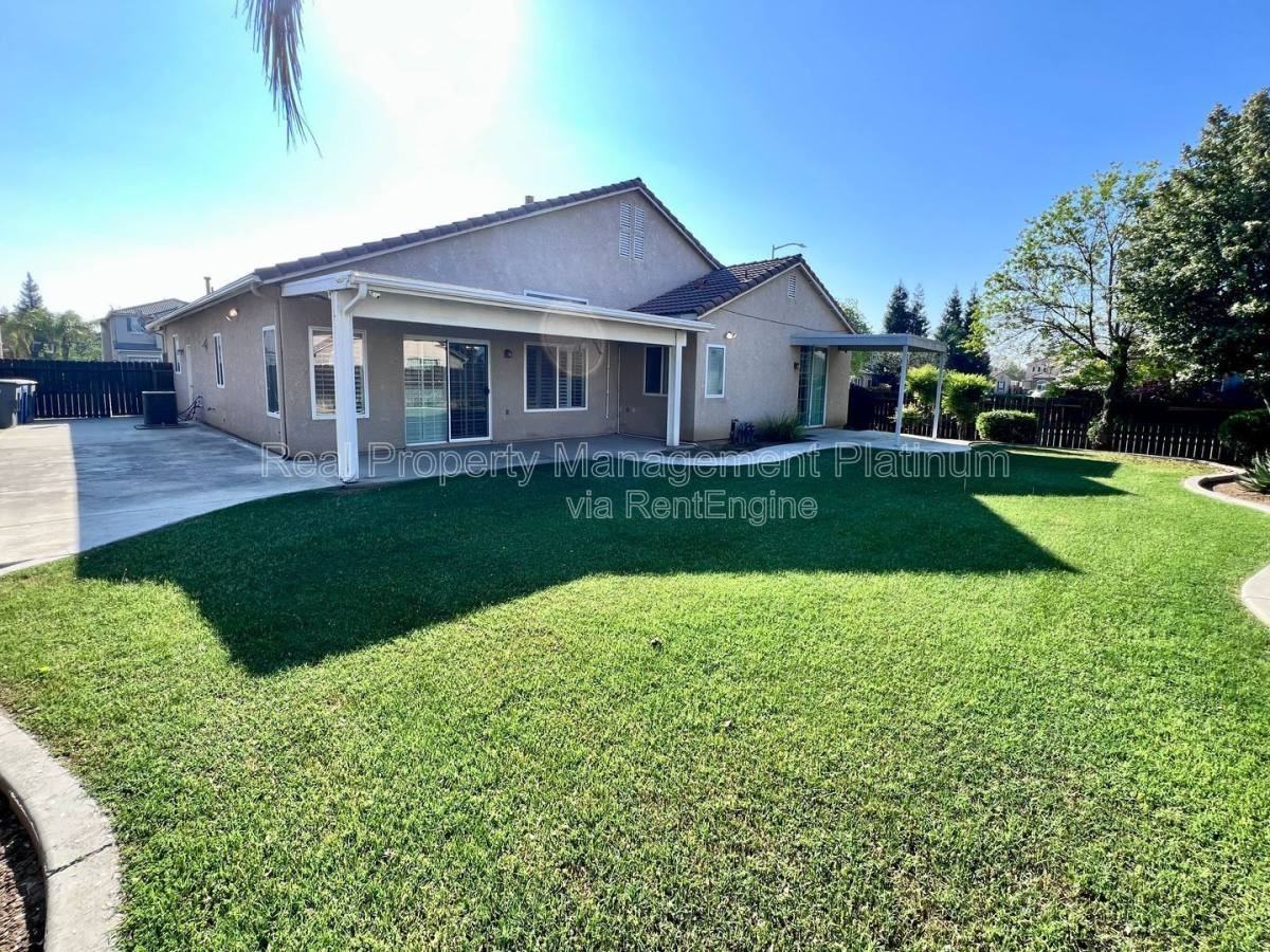 5705 E Erin Ave - Photo 6 of 10