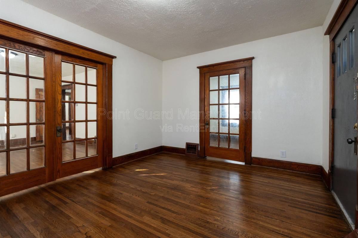 749 S Pattie St - Photo 3 of 10