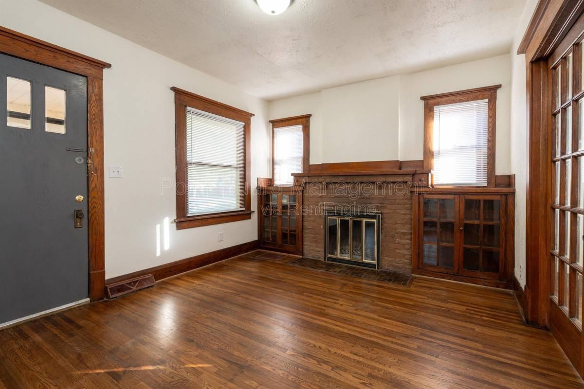 749 S Pattie St - Photo 6 of 10