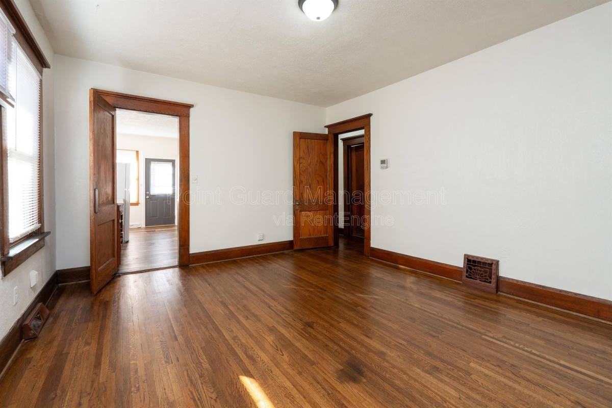 749 S Pattie St - Photo 7 of 10