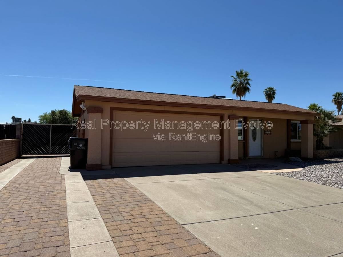 1637 W Muriel Dr - Photo 3 of 10