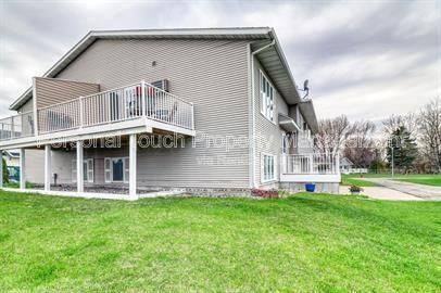 19 Prairiewood Xing S - Photo 2 of 10