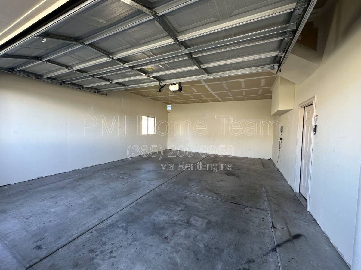 3133 W 525 N - Photo 2 of 8