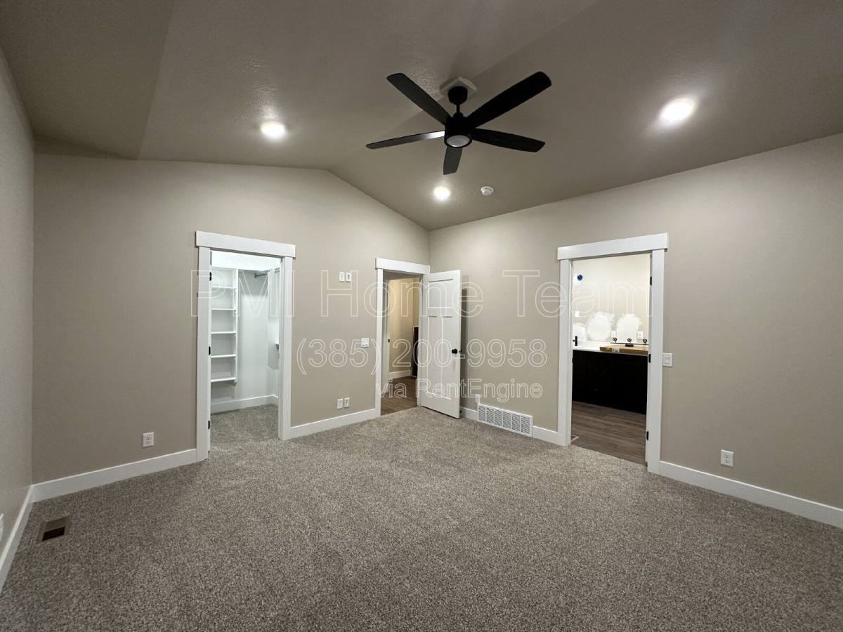 1031 W 1000 N - Photo 7 of 9