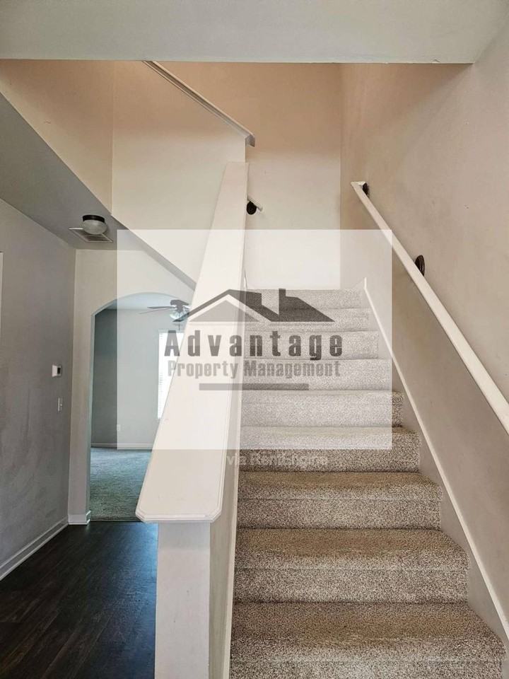 250 Magnaview Dr - Photo 2 of 10