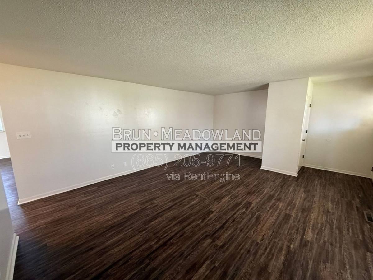 3719 Mooers St - Photo 3 of 9