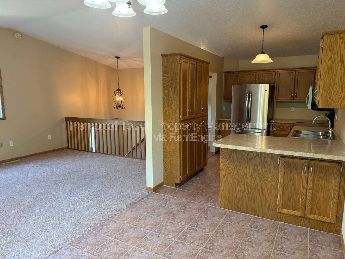 3502 28th St S - Photo 3 of 9