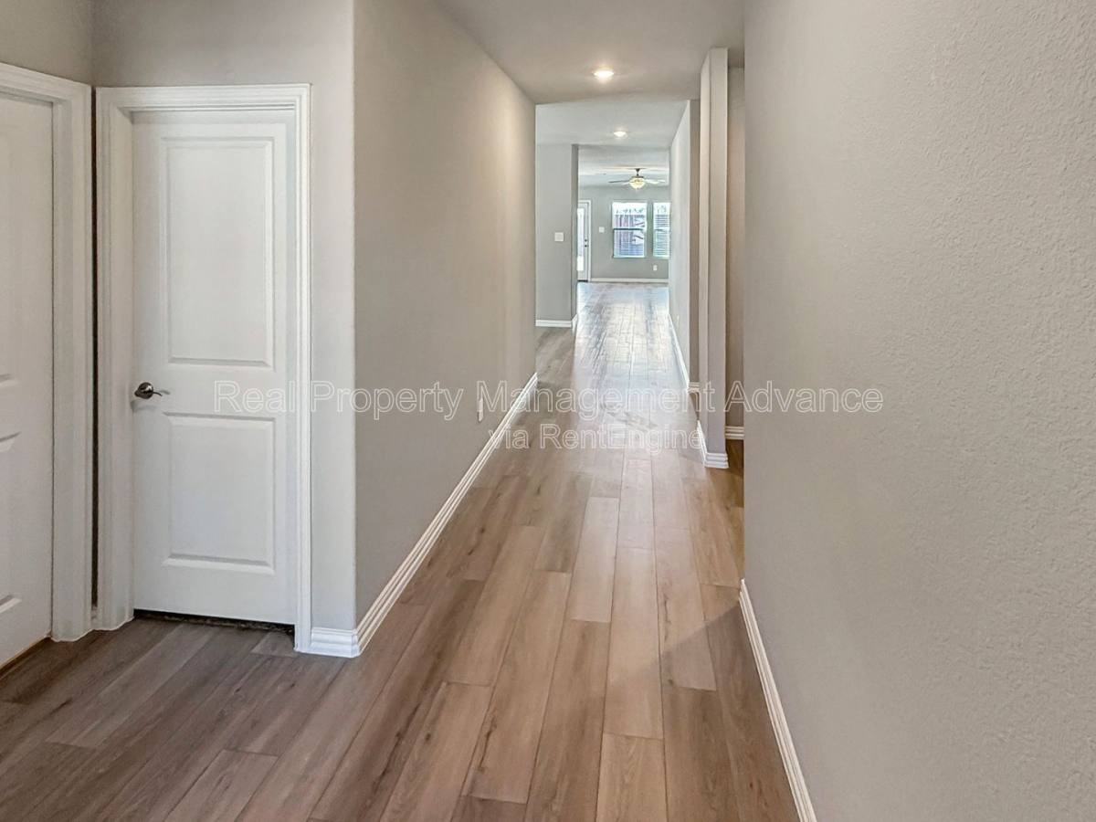 615 Tribble Dr - Photo 3 of 10