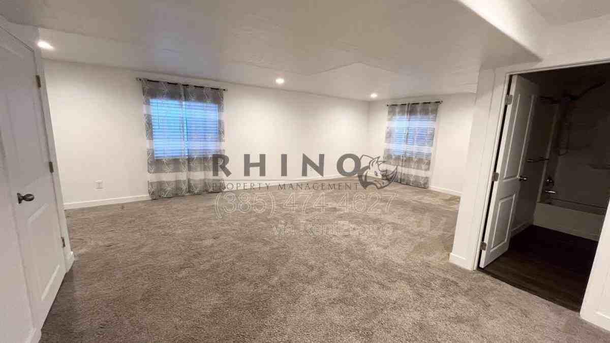 3722 W 830 N - Photo 5 of 10