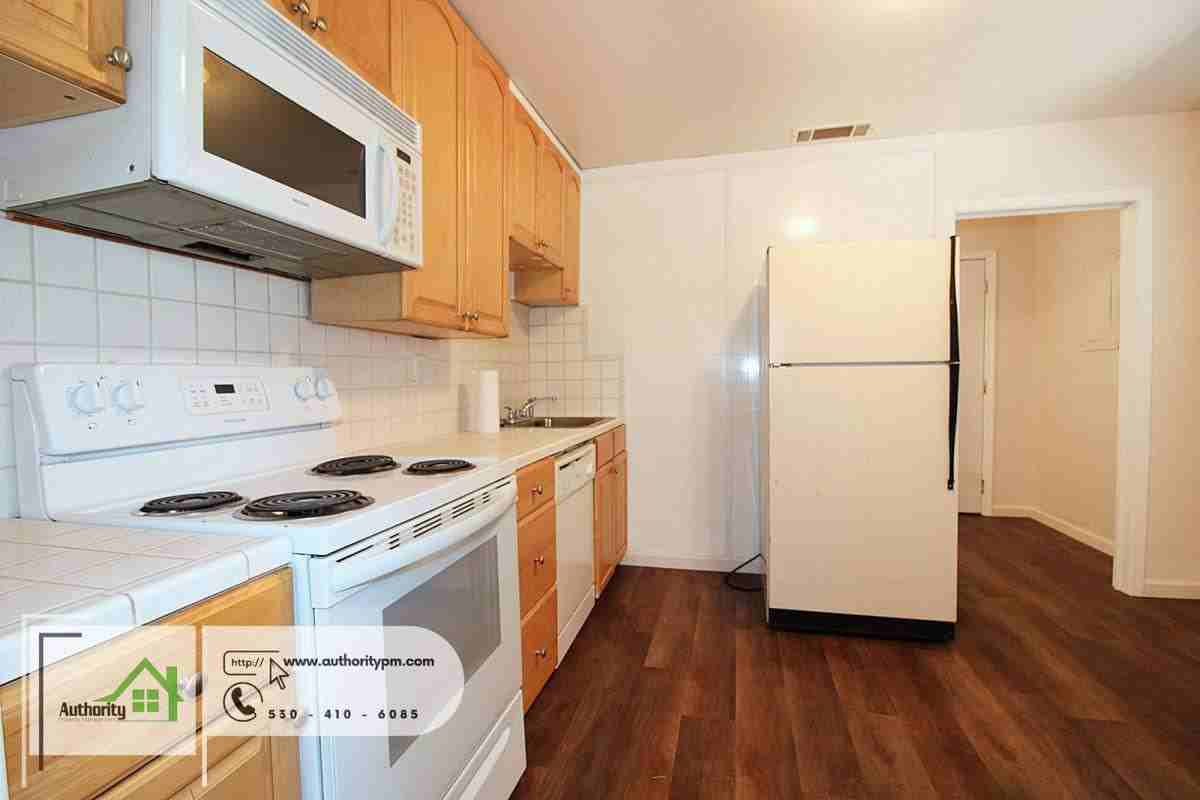 3010 Church St - Photo 6 of 10