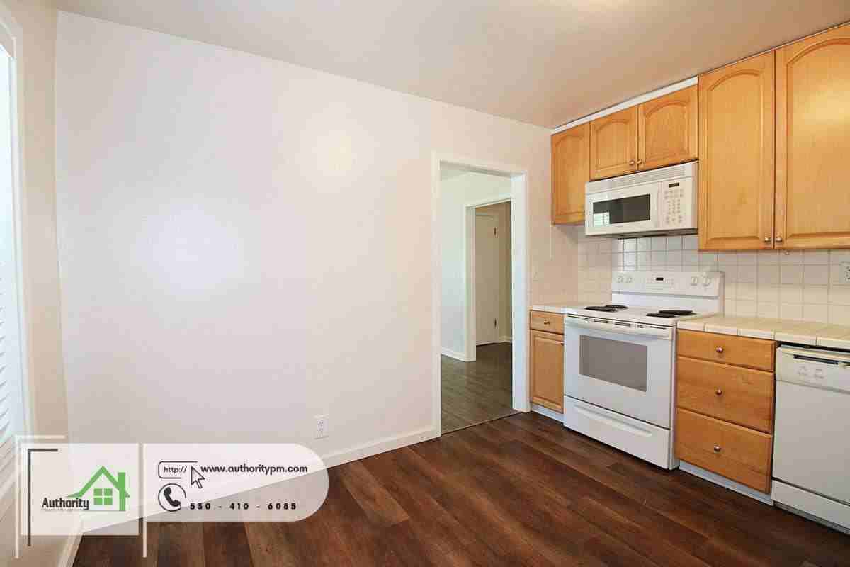 3010 Church St - Photo 7 of 10