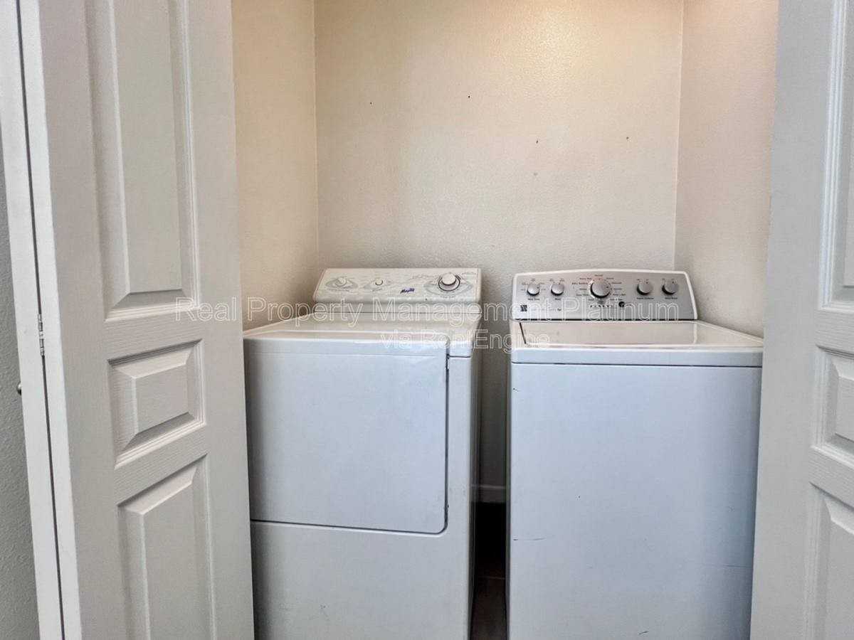 2560 Daisy Dr - Photo 6 of 9