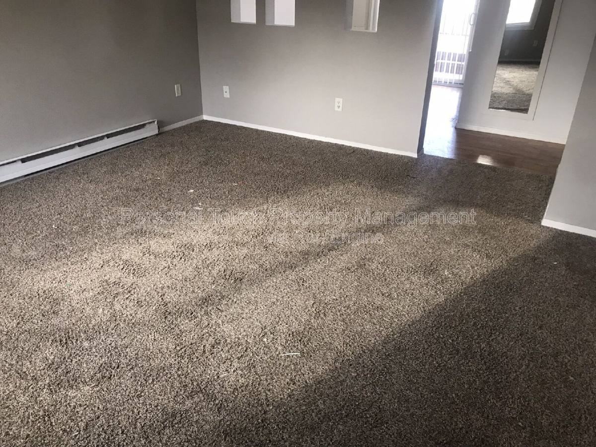 440 22nd St E - Photo 5 of 10