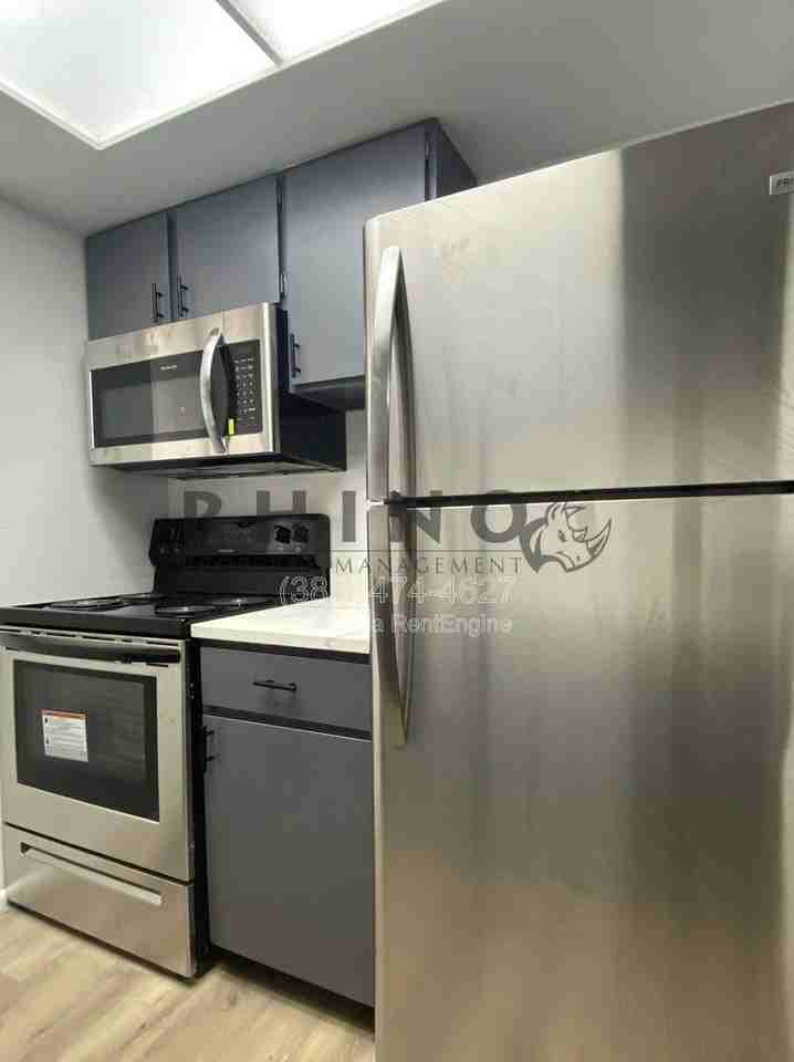 120 E Utopia Ave #5 - Photo 3 of 10