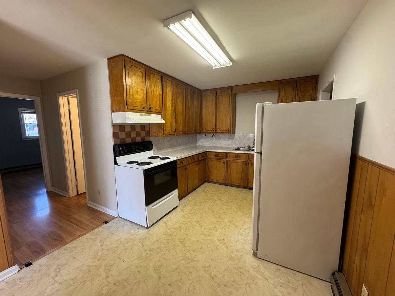 1634 Hamilton Ave - Photo 5 of 17