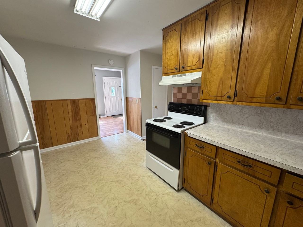 1634 Hamilton Ave - Photo 6 of 17