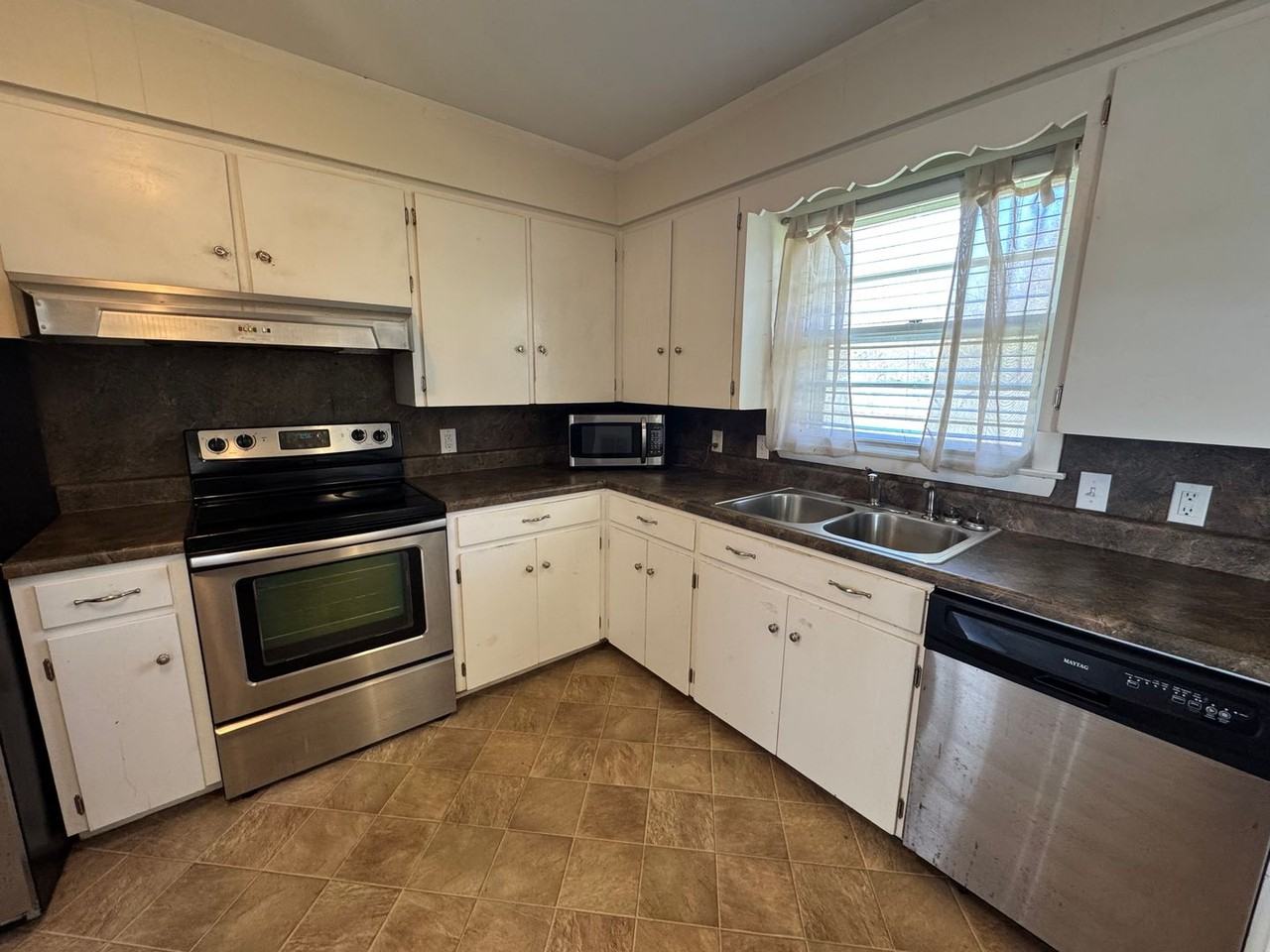 1000 Walnut St - Photo 7 of 18