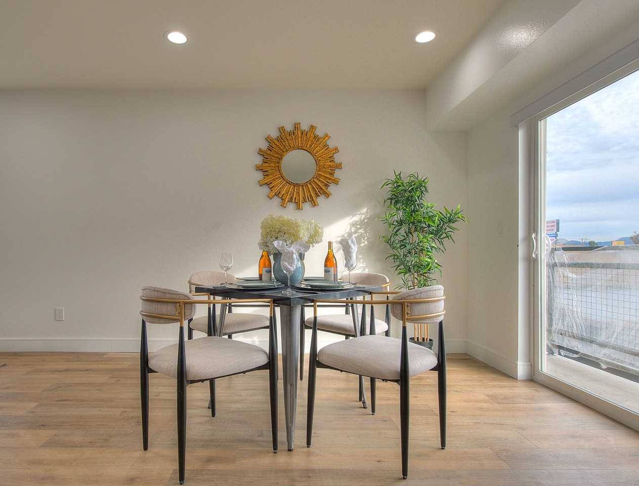 11726 Hamlin St - Photo 7 of 50