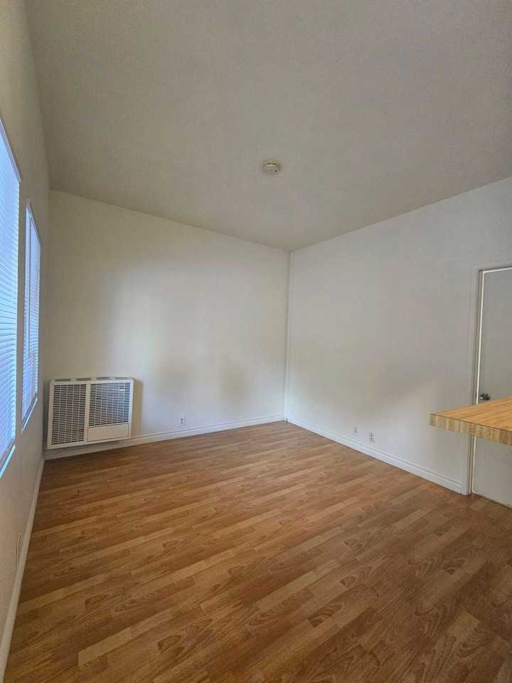 1615 E. Broadway Ave. #D - Photo 2 of 12