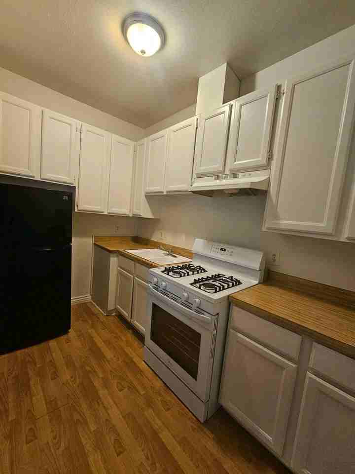 1615 E. Broadway Ave. #D - Photo 4 of 12