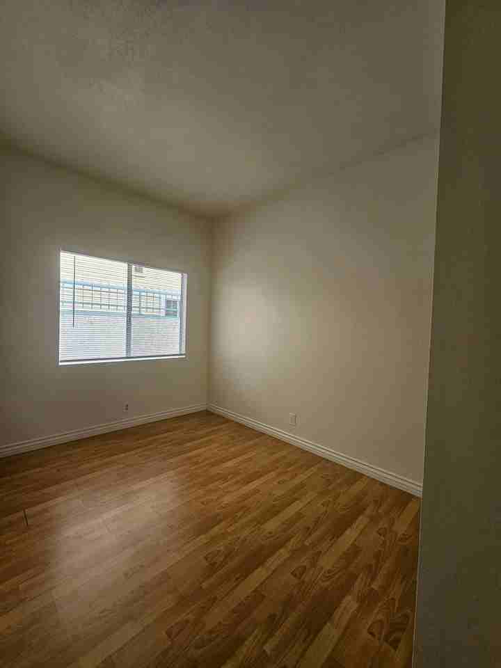 1615 E. Broadway Ave. #D - Photo 7 of 12