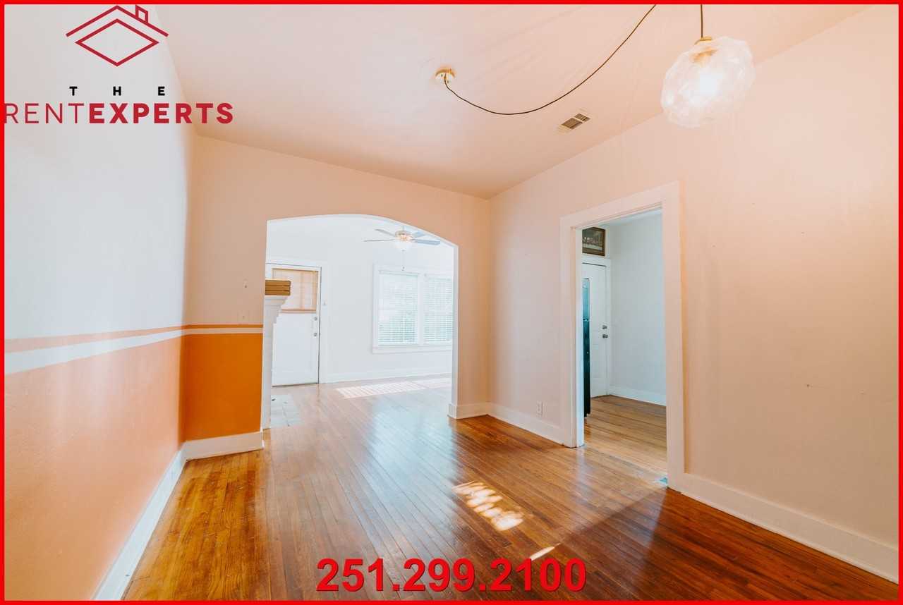 1852 1/2 Old Shell Rd - Photo 6 of 28