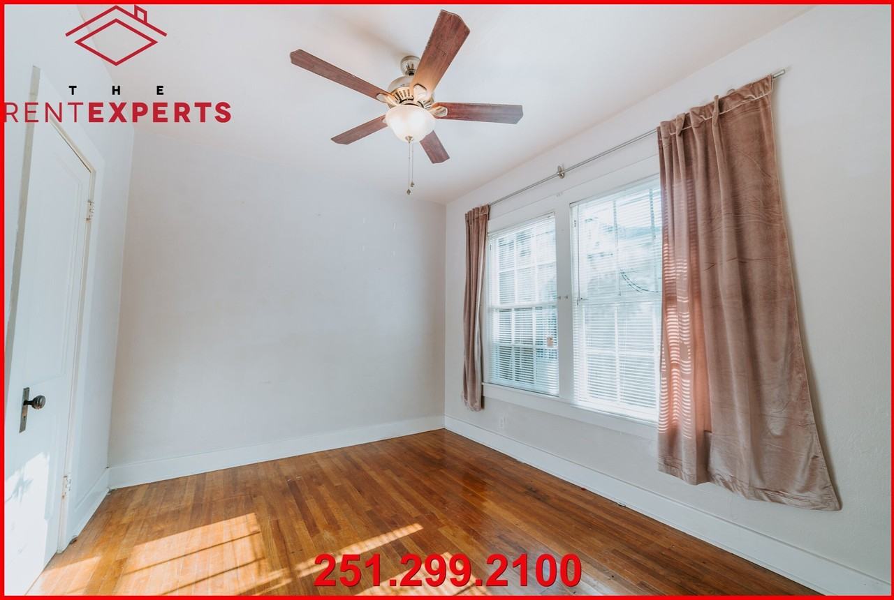 1852 1/2 Old Shell Rd - Photo 5 of 28