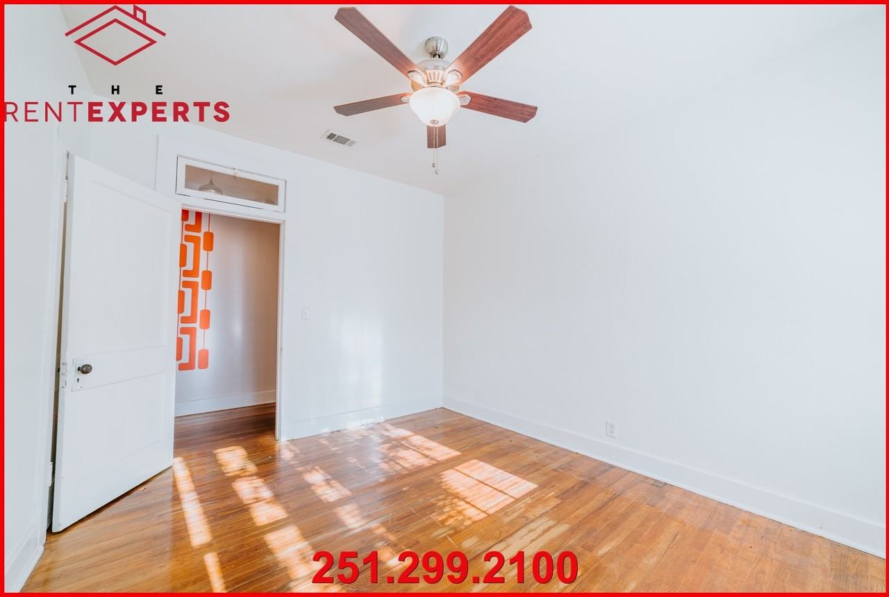 1852 1/2 Old Shell Rd - Photo 7 of 28