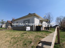 featured image of 2324 Chase St