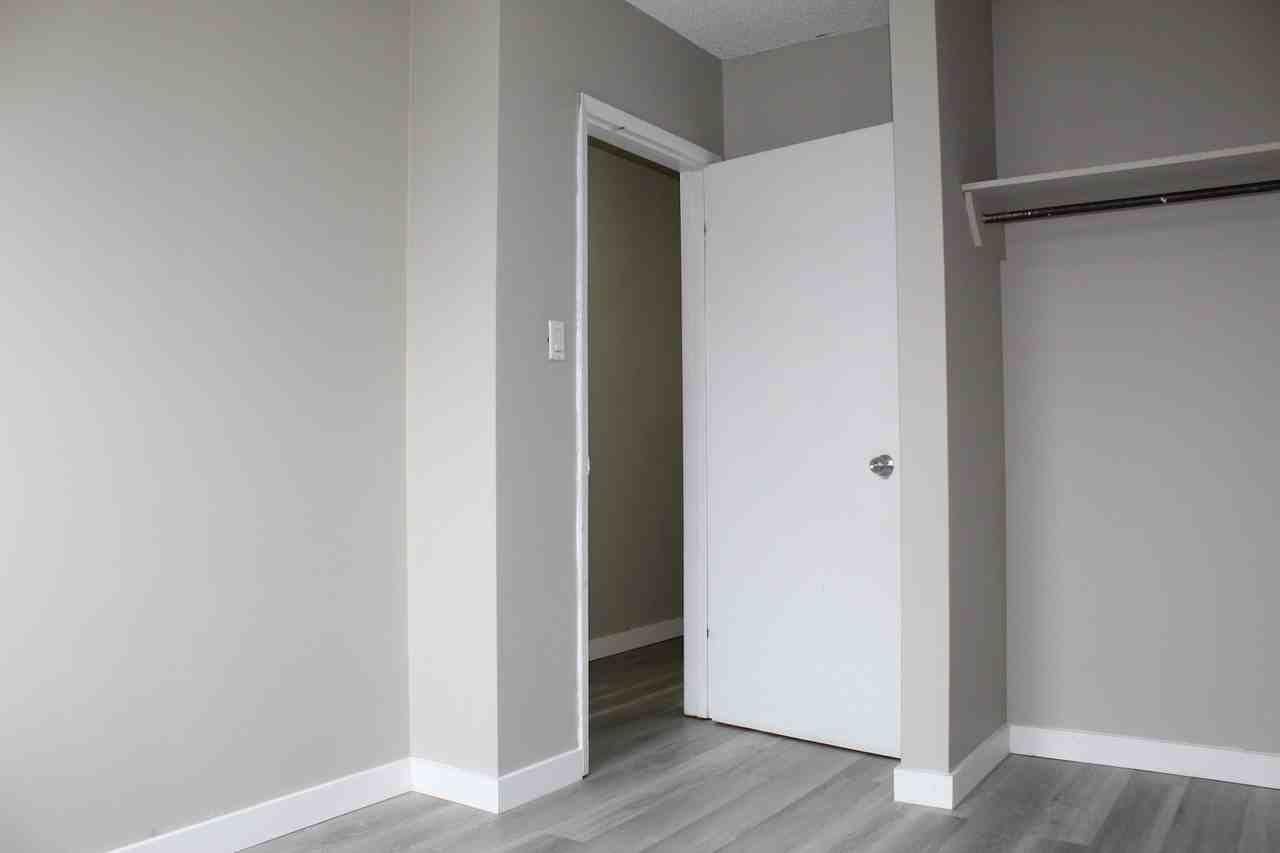 Aurora Place Apartments - Photo 6 of 11