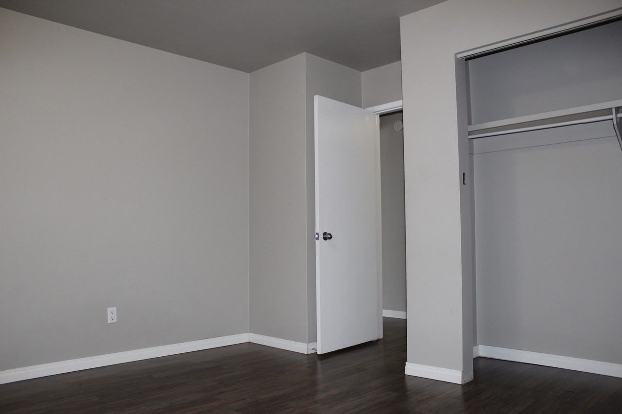 Grand Apartments - Photo 5 of 13