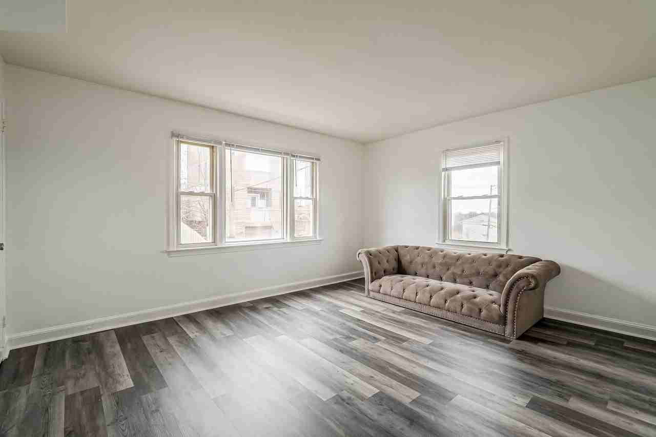 Astor Place Residences - Photo 3 of 15