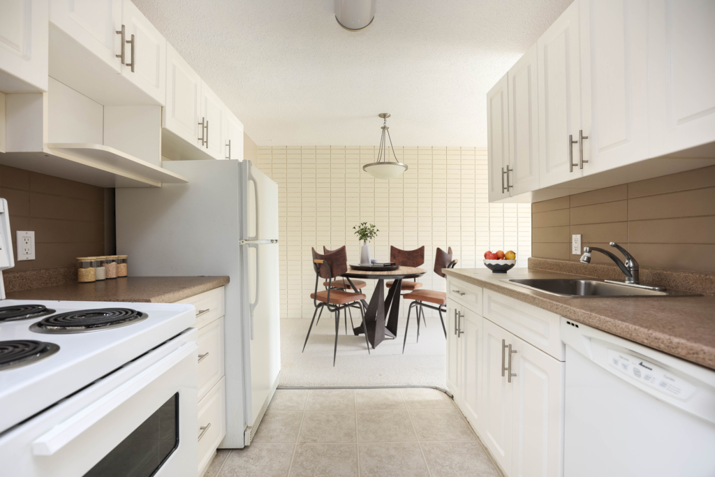 Markham Place 990 - Photo 4 of 6