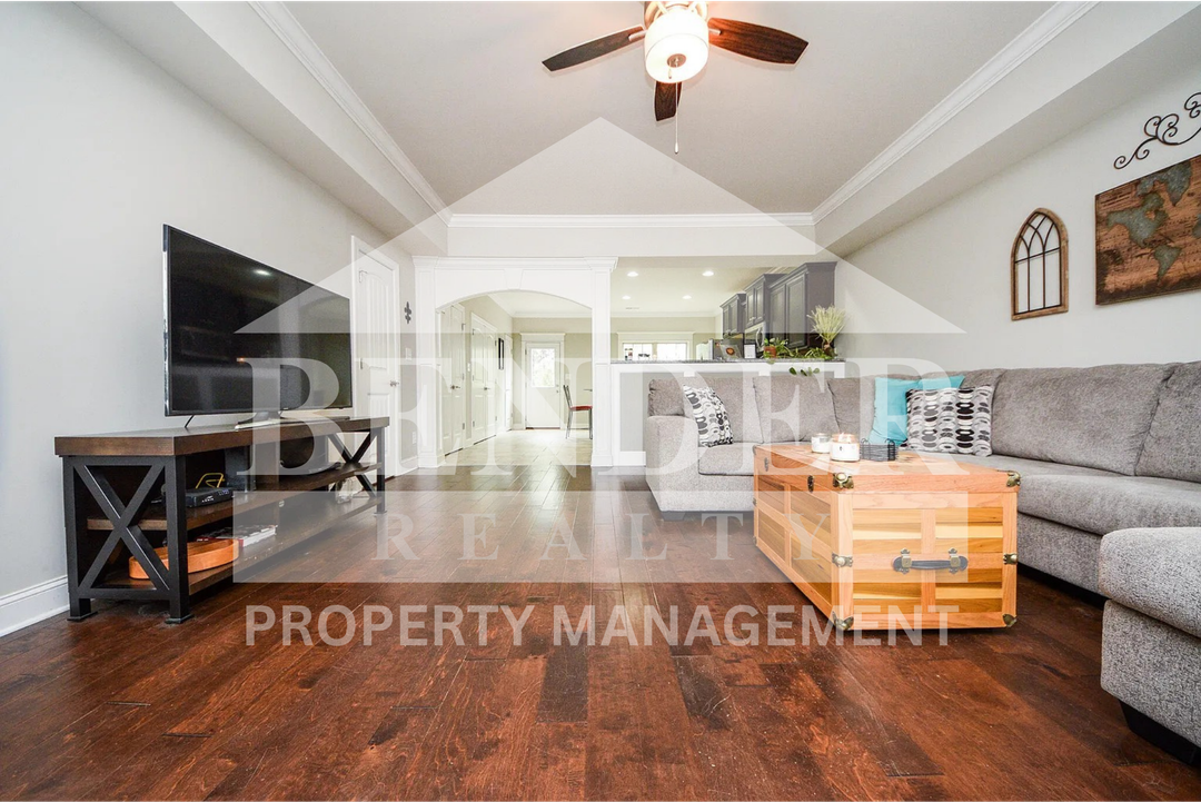 246 Bellingham Dr Ne - Photo 2 of 13