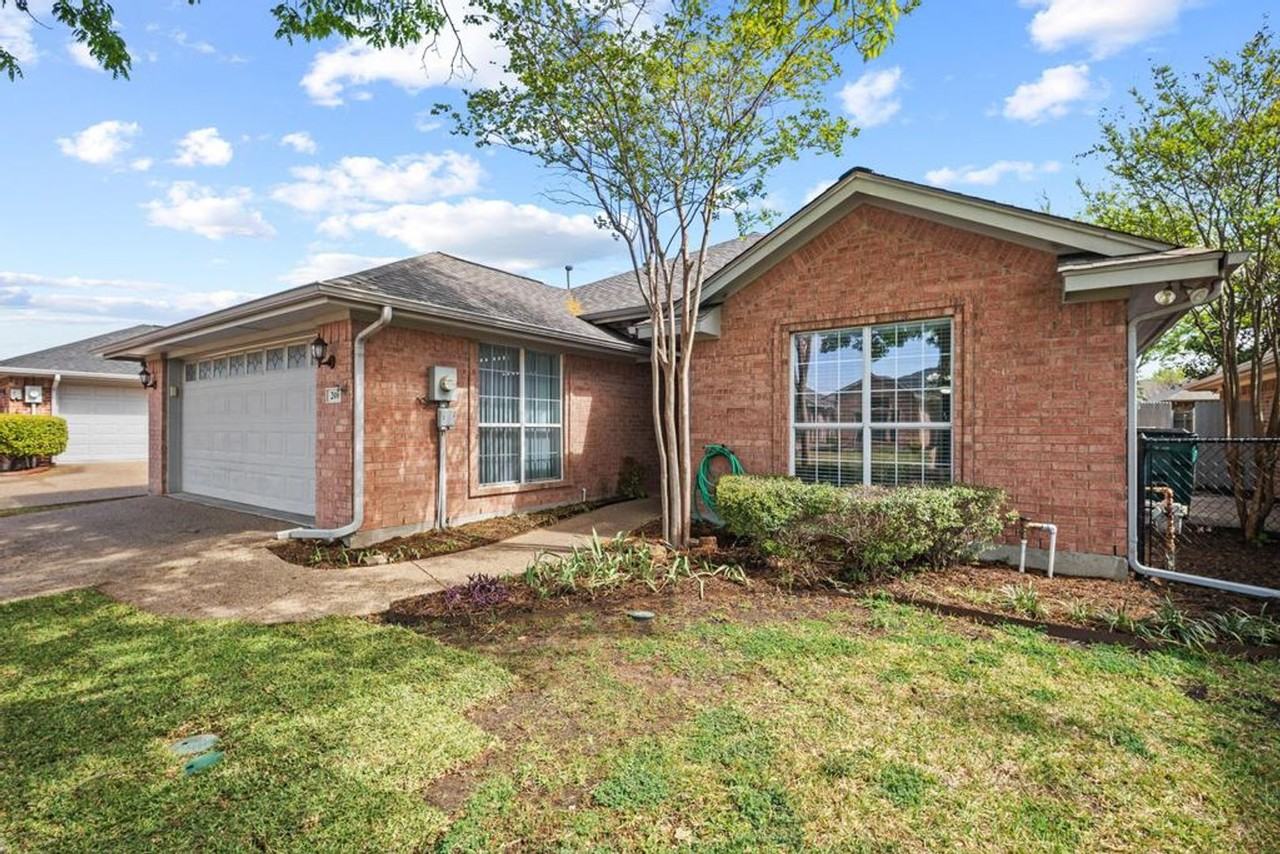 200 Bluebonnet Ln - Photo 3 of 30