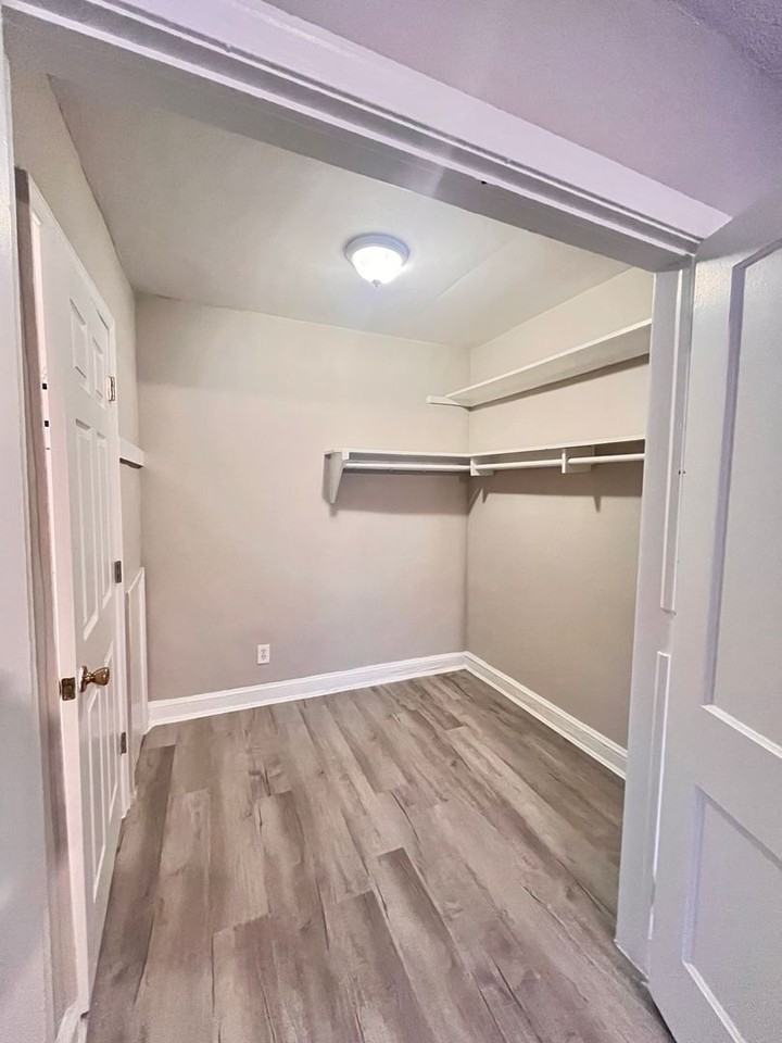 220 Allison St NW - Photo 7 of 18