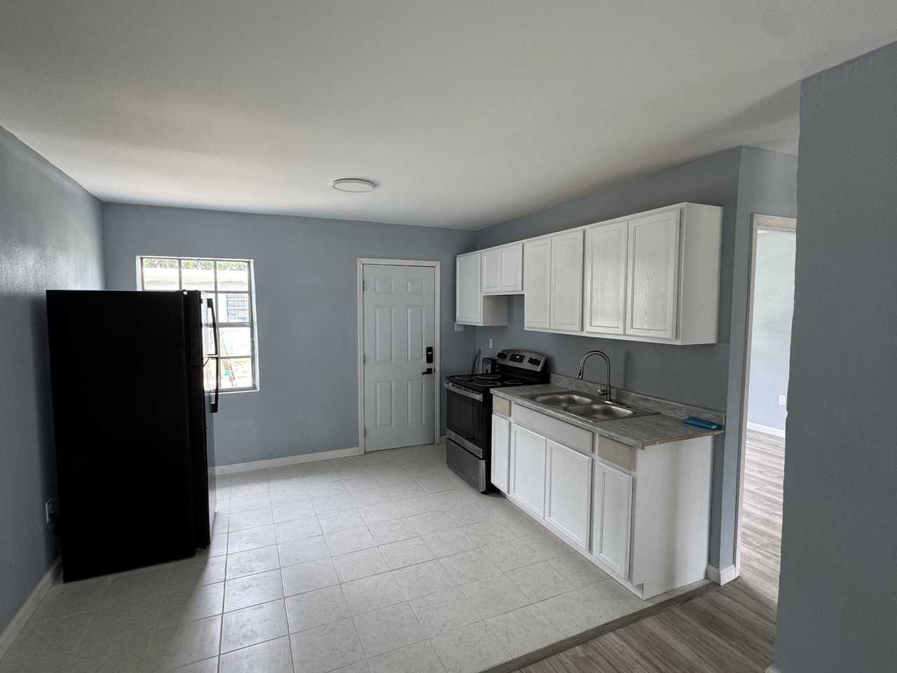 3408 E Dr Martin Luther King Jr Blvd - Photo 3 of 8