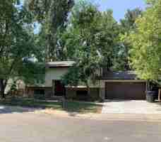 featured image of 104 East St