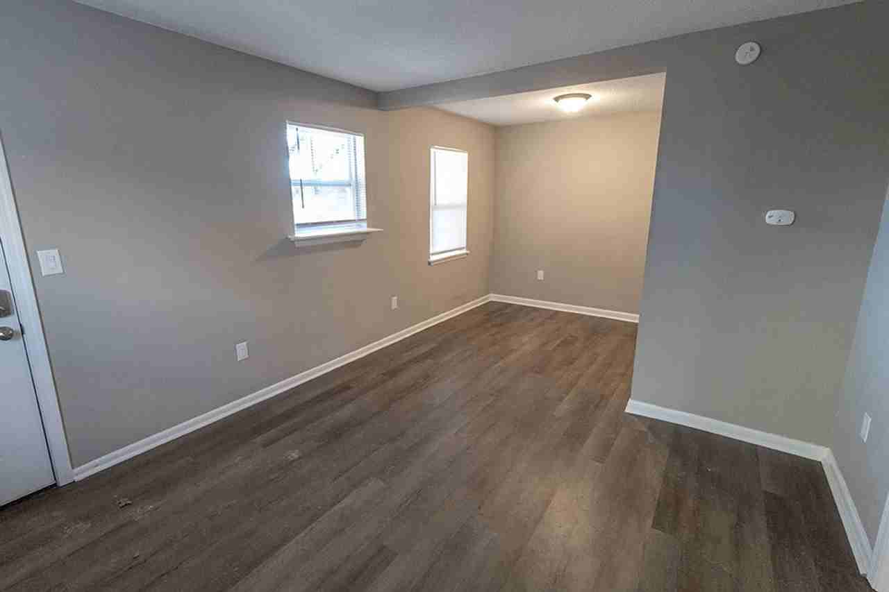 213 N Ann St #7 - Photo 7 of 18